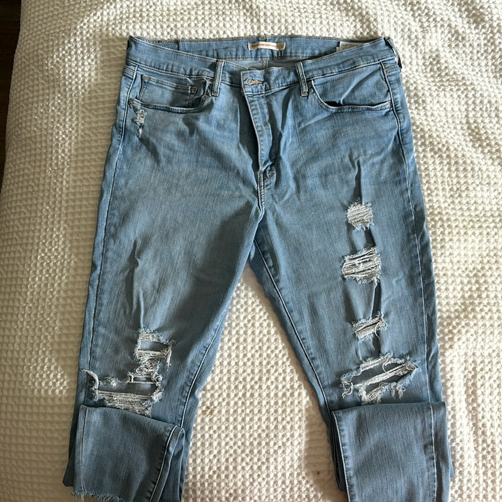 Levi’s 720 high rise super skinny size 33